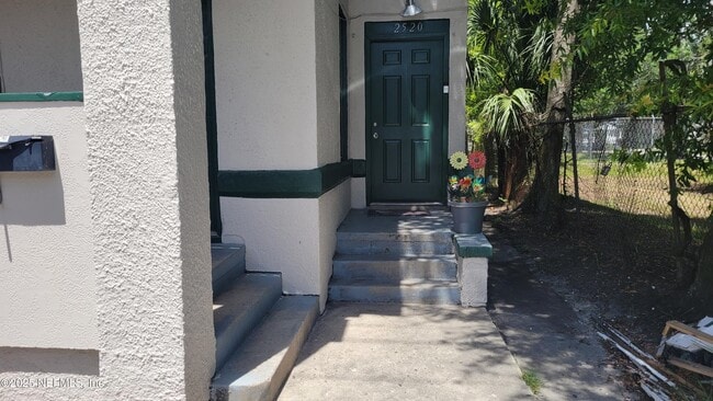 property at 2514 Walnut St