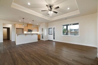 1904 Crandall Way in Paradise, CA - Building Photo - Building Photo