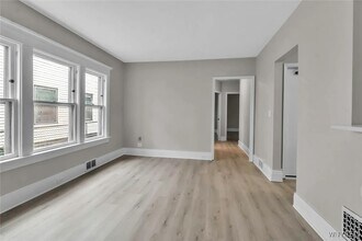 2514 Delaware Ave in Buffalo, NY - Building Photo - Building Photo