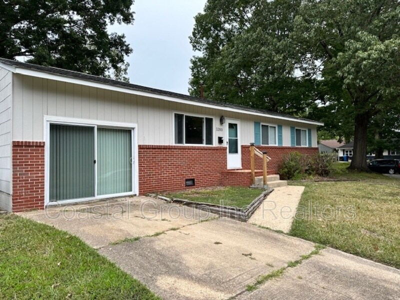 3200 Lark St in Virginia Beach, VA - Building Photo