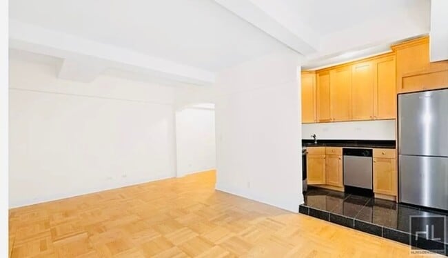 EAST 56 STREET in New York, NY - Building Photo - Building Photo