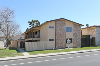 2064 N Ventura Rd in Oxnard, CA - Building Photo - Primary Photo