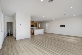 10039 Sir Atlas Ct in Las Vegas, NV - Building Photo - Building Photo