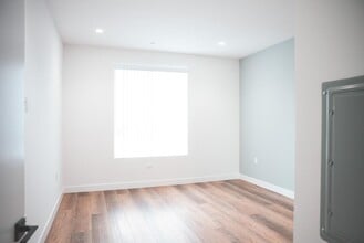 8940 Reseda Blvd in Los Angeles, CA - Building Photo - Building Photo