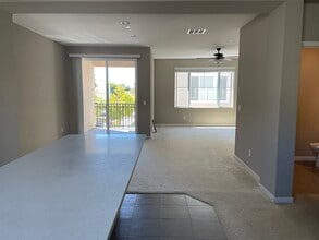 11337 Zapata Ave, Unit Upstairs bedroom 2 in San Diego, CA - Building Photo - Building Photo