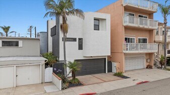 127 Manhattan Ave in Hermosa Beach, CA - Building Photo