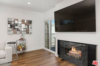 949 Kings Rd in West Hollywood, CA - Building Photo - Building Photo