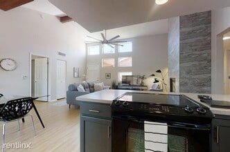 5051 N Sabino Canyon Rd-Unit -Unit 2191 in Tucson, AZ - Foto de edificio - Building Photo