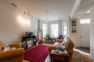 1314 W Roscoe St, Unit 1 in Chicago, IL - Building Photo