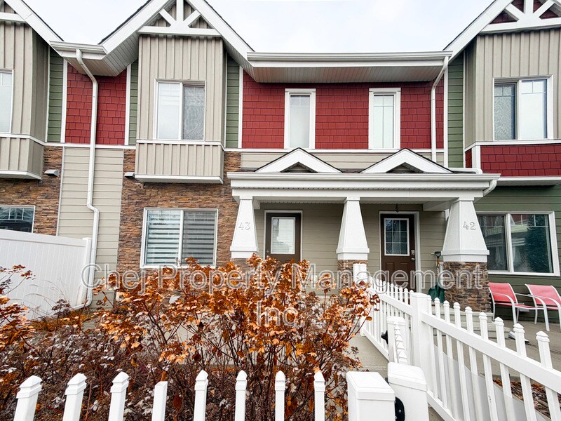 2003 Rabbit Hill Rd NW in Edmonton, AB - Building Photo