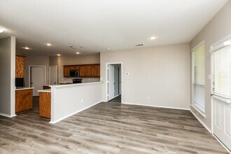 9909 Amaryllis Ln in Fort Worth, TX - Building Photo - Building Photo