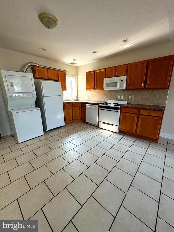 1403 S Broad St-Unit -2 in Philadelphia, PA - Building Photo - Building Photo