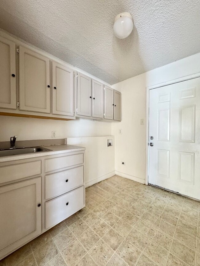 132 E 11th St in San Angelo, TX - Building Photo - Building Photo