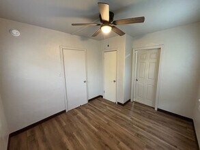 311 E Grove Ave in Visalia, CA - Building Photo - Building Photo