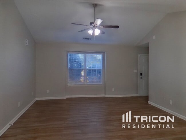 2000 Taras Trace Dr in Statesville, NC - Foto de edificio - Building Photo