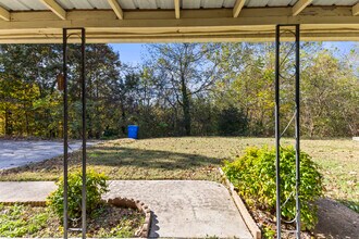 5013 Eastview Terrace, Unit B in Apison, TN - Foto de edificio - Building Photo