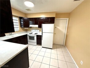 110 Florida Rd in Lehigh Acres, FL - Building Photo - Building Photo