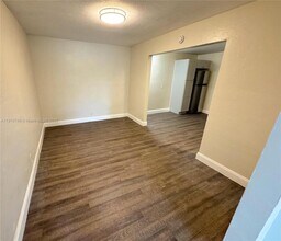 10601 NW 45th St in Coral Springs, FL - Building Photo - Building Photo