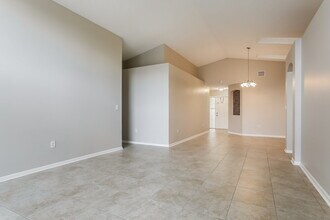 16561 NW 9th St in Pembroke Pines, FL - Building Photo - Building Photo