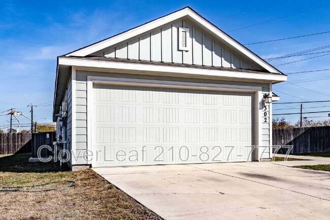 302 Pradera Cove in San Antonio, TX - Building Photo - Building Photo