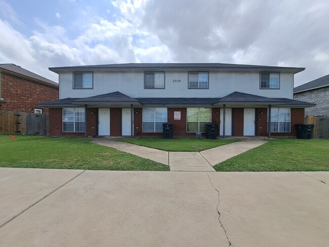 property at 3906 Gus Dr