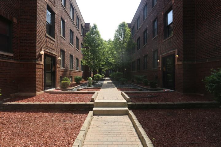 3826.5 N Fremont St in Chicago, IL - Building Photo