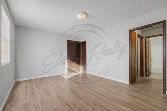 4424 Central Valley Dr in Nashville, TN - Building Photo - Building Photo