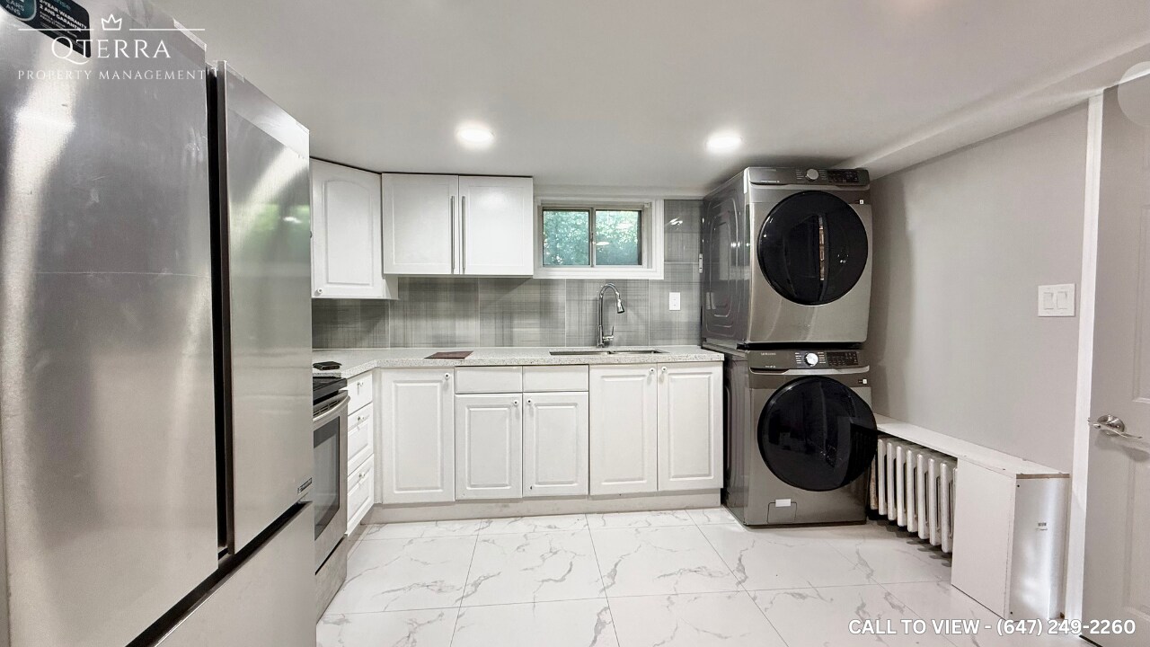 159 Stanley Av in Toronto, ON - Building Photo