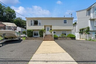 52 Atlantic St in Highlands, NJ - Building Photo - Building Photo