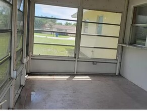 7120 Cascade St in Spring Hill, FL - Building Photo - Building Photo