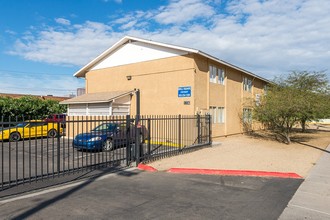 Brill Square Apartments in Phoenix, AZ - Building Photo - Building Photo