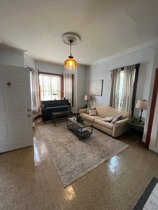 88 Walnut Ave, Unit 1 in Boston, MA - Foto de edificio