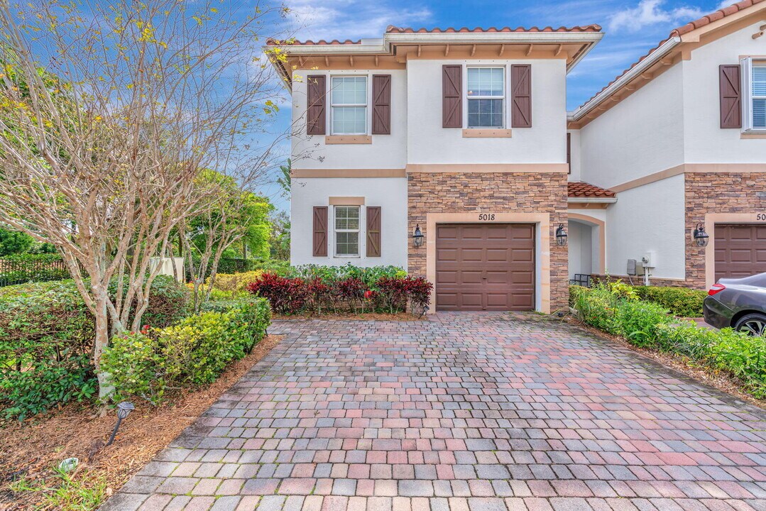 5018 Ellery Terrace in West Palm Beach, FL - Building Photo
