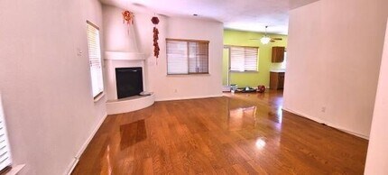 7336 Dancing Eagle Ave NE in Albuquerque, NM - Foto de edificio - Building Photo