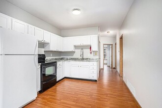 940 W Lovell St in Kalamazoo, MI - Building Photo - Building Photo