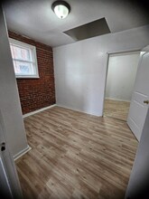 311 N Tower Ave-Unit -2 in Centralia, WA - Foto de edificio - Building Photo