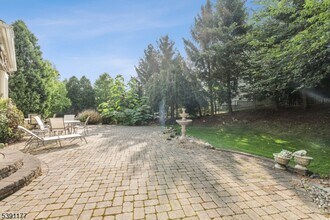 2 Bedford Dr in Bernards, NJ - Building Photo - Building Photo