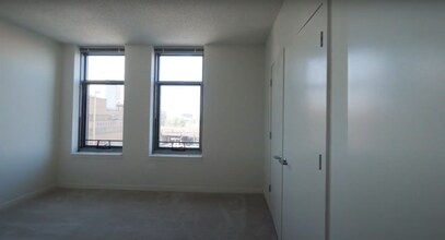 579 W Kinzie St in Chicago, IL - Foto de edificio - Building Photo