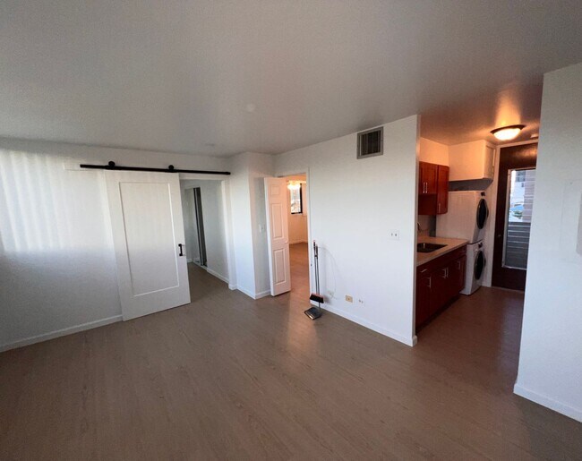 1040 Kinau St in Honolulu, HI - Building Photo - Building Photo