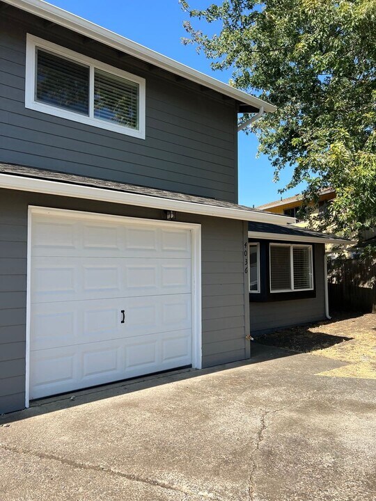 4012 Southway Loop in Springfield, OR - Building Photo