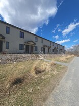 3 Brook Front Ln in Pomfret, CT - Building Photo