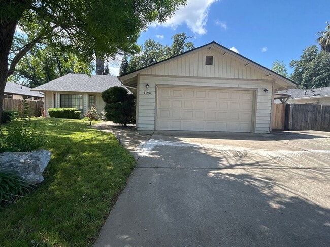 3190 Driftstone Dr in Anderson, CA - Building Photo - Building Photo