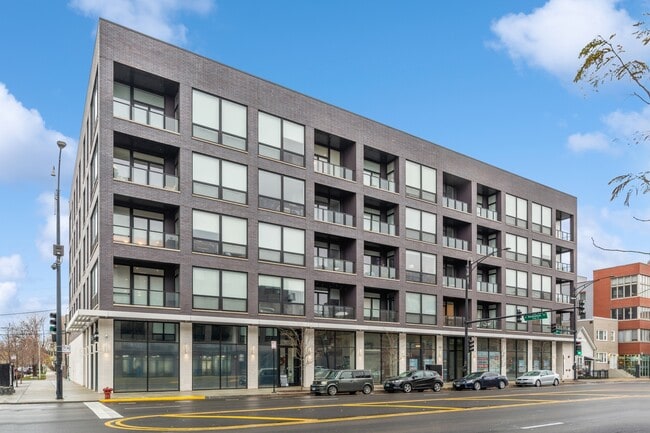 property at 2400 W Wabansia Ave