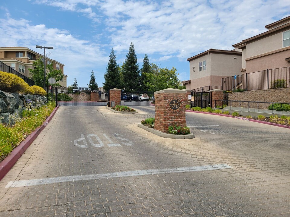 500 Moon Cir in Folsom, CA - Building Photo