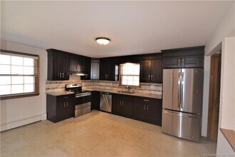 432 Wiklund Ave-Unit -2 in Stratford, CT - Building Photo - Building Photo