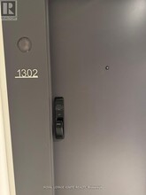 2075 Lakeshore Rd. in Burlington, ON - Building Photo - Building Photo