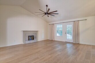 174 Emmons Ln in Pensacola, FL - Foto de edificio - Building Photo