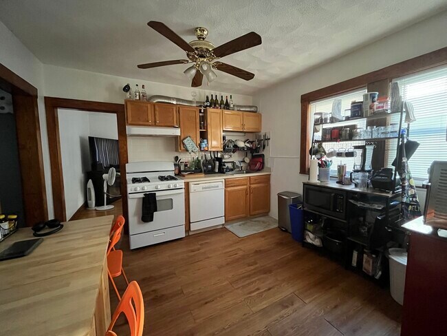 6 1st St, Unit 1