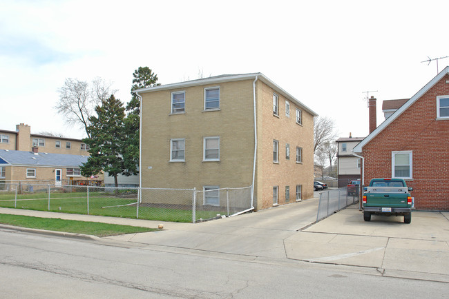 1816 Armitage Ave in Melrose Park, IL - Foto de edificio - Building Photo