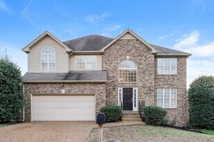 5555 Craftwood Dr in Nashville, TN - Building Photo